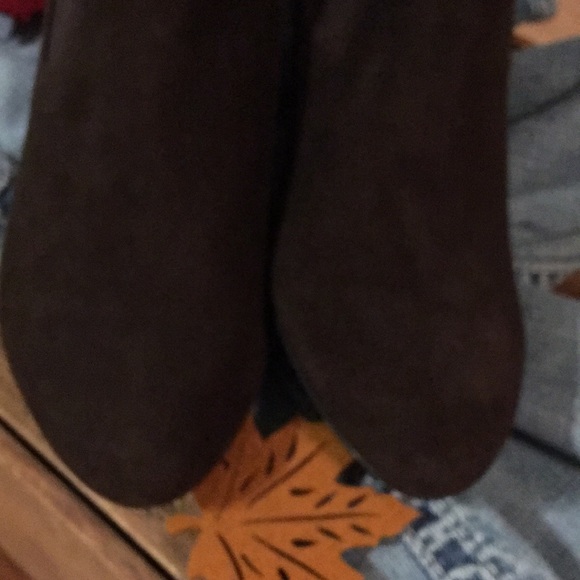 NWOB: Chelsea Booties - Picture 4 of 11